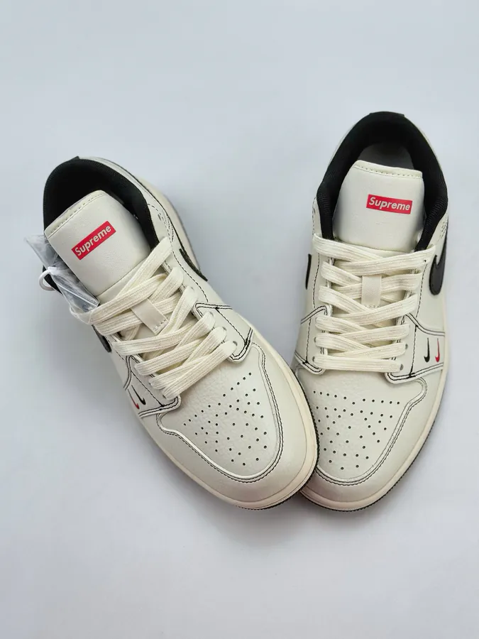 Air Jordan 1 Retro Low x Supreme White Black Double Hook