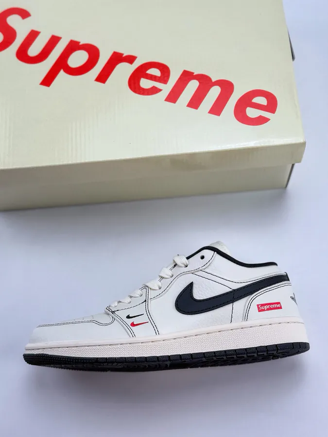 Air Jordan 1 Retro Low x Supreme White Black Double Hook