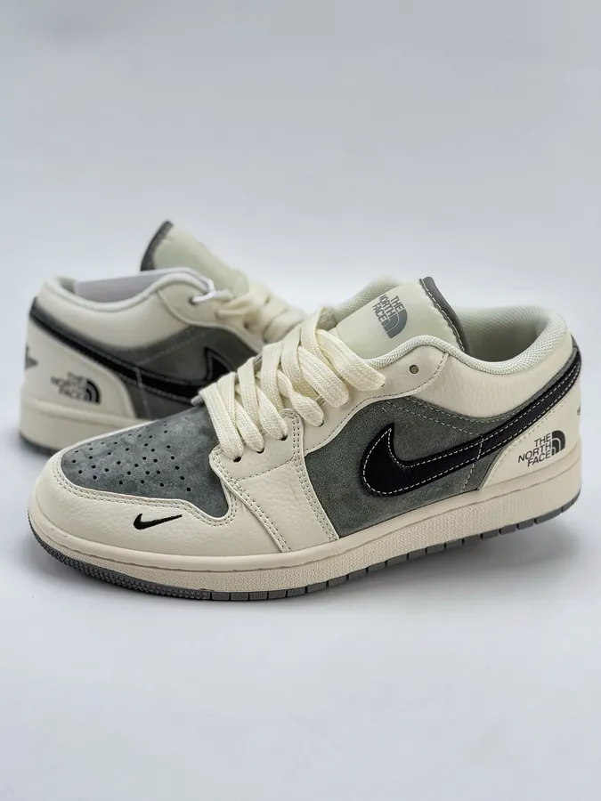 Air Jordan 1 Retro Low x The North Face