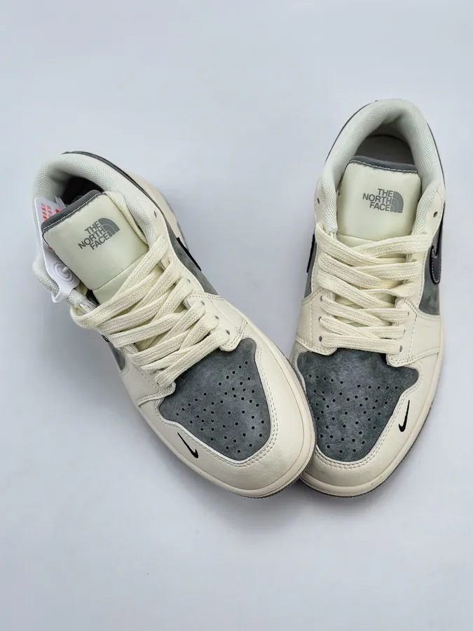 Air Jordan 1 Retro Low x The North Face