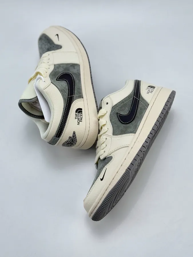 Air Jordan 1 Retro Low x The North Face