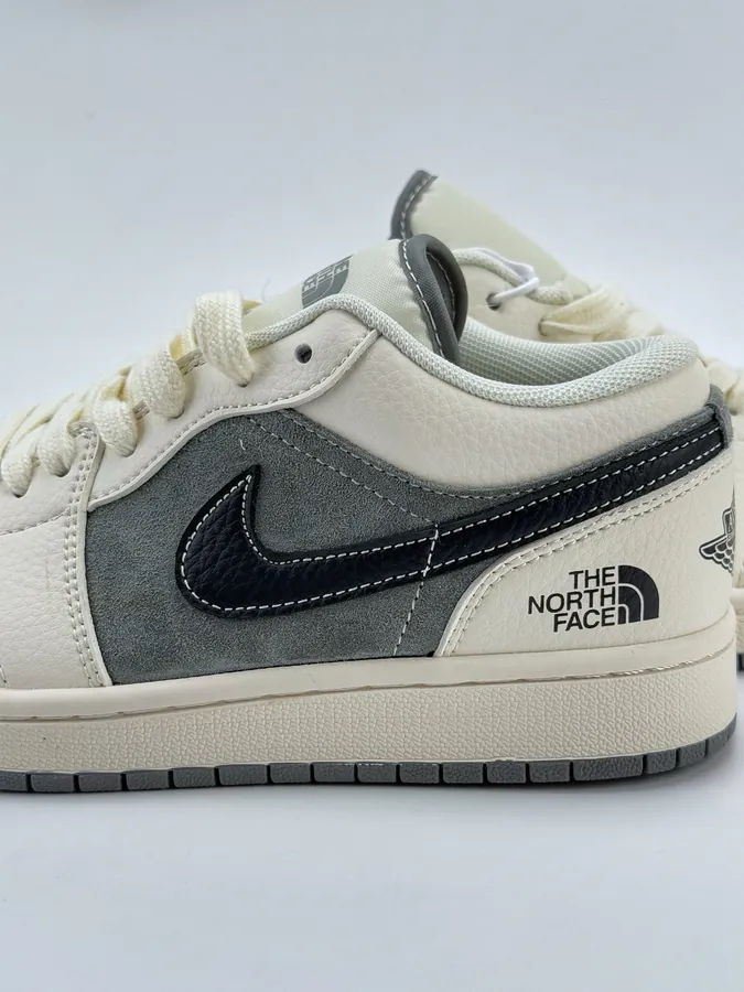 Air Jordan 1 Retro Low x The North Face