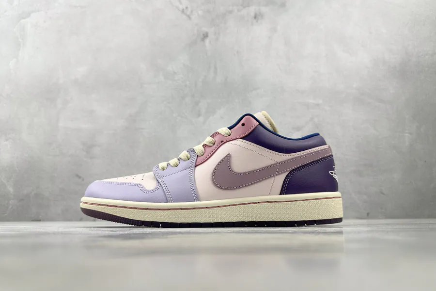 Jordan Air Jordan 1 Low in Pink Purple