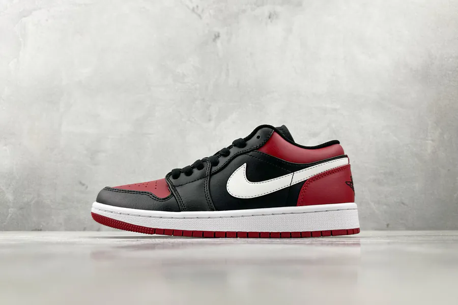 Jordan Air Jordan 1 Alternate Bred Toe Black Red
