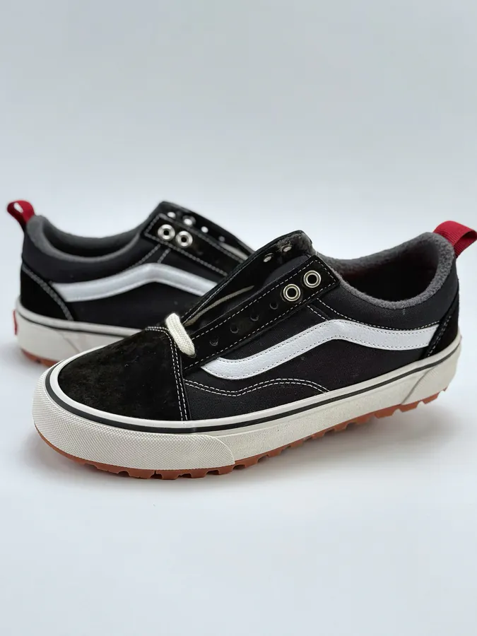 Vans Old Skool Mte 1 Classic Low Top Sneaker