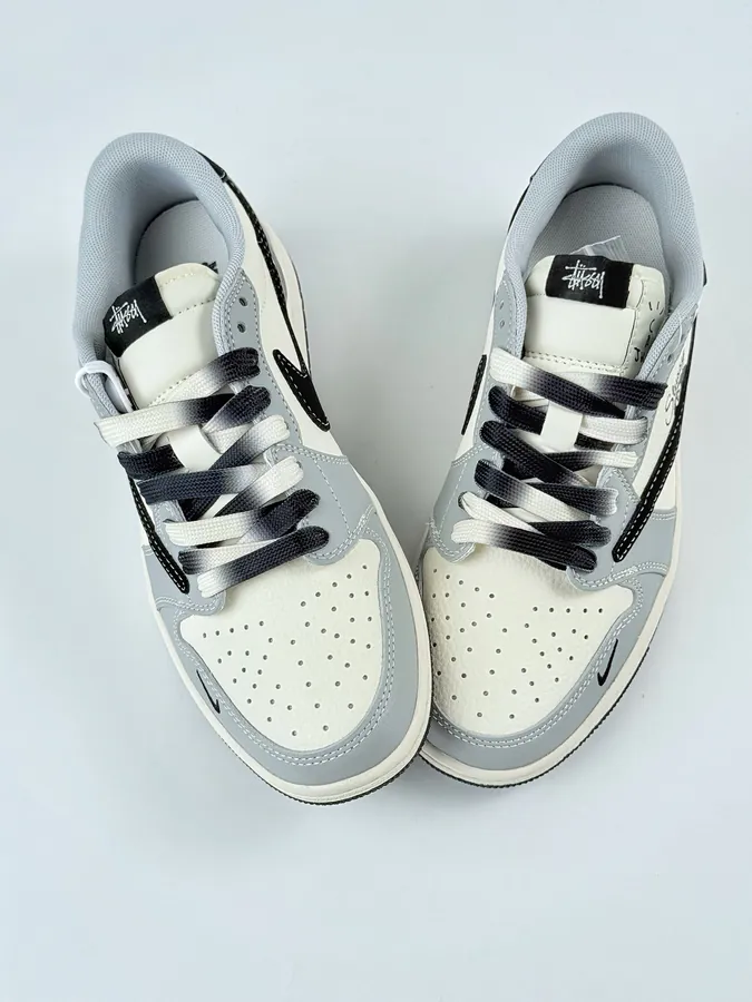 Travis Scott x Air 1 Low Reverse Gray White Swoosh Low Cut