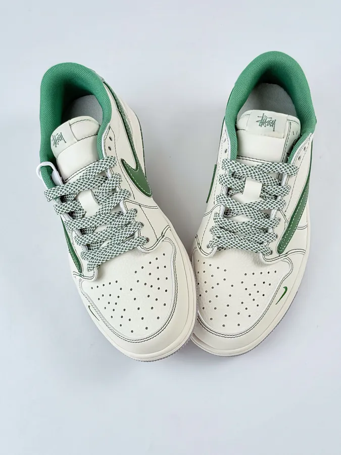 Travis Scott x Air 1 Low Reverse White Green Swoosh Starry Outsole