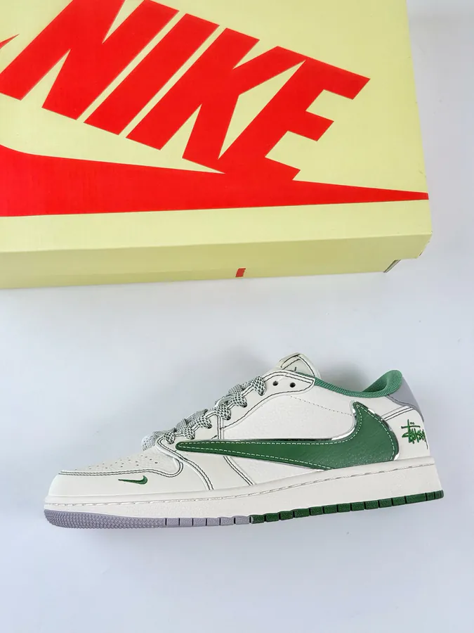 Travis Scott x Air 1 Low Reverse White Green Swoosh Starry Outsole