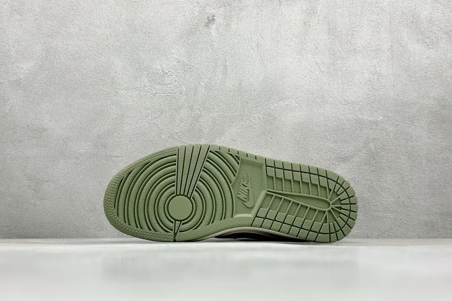 Travis Scott x Fraent Design x Air 1 Low OG SP 1 Camouflage Hook Cultural Sneaker