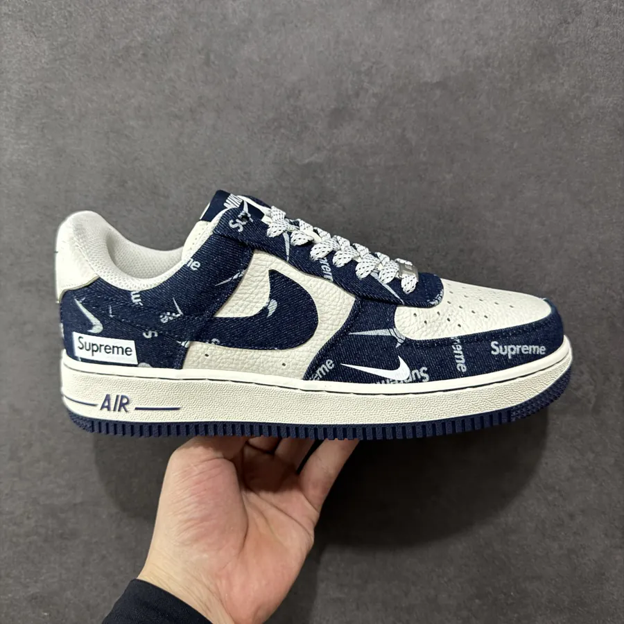 Supreme x Nk Air Force 1’07 Low Top Sneaker