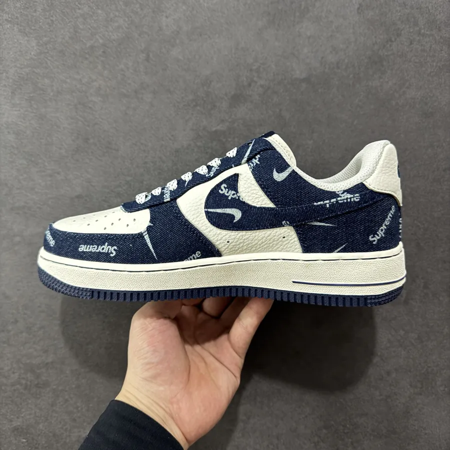 Supreme x Nk Air Force 1’07 Low Top Sneaker