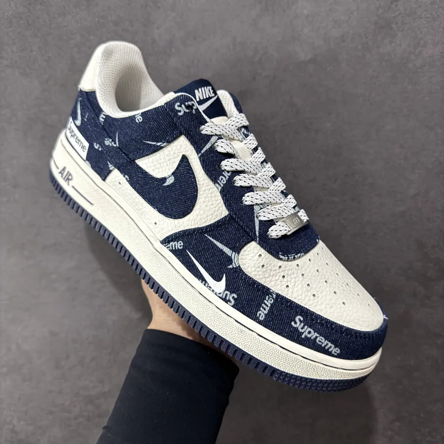 Supreme x Nk Air Force 1’07 Low Top Sneaker