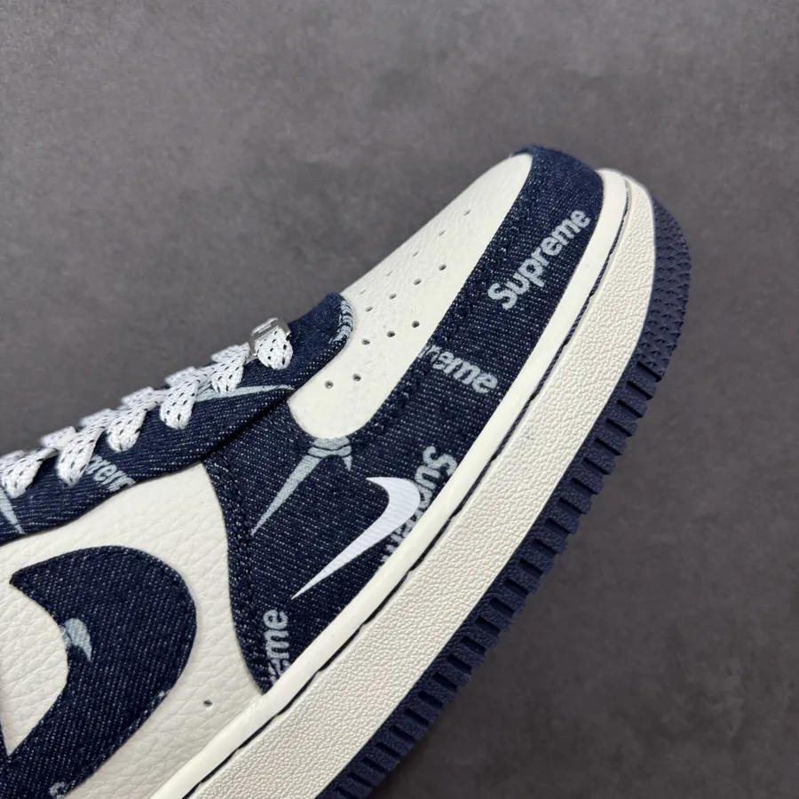 Supreme x Nk Air Force 1’07 Low Top Sneaker