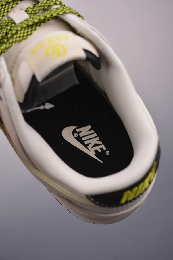 Gucci x Nike SB Dunk Low Exclusive Edition