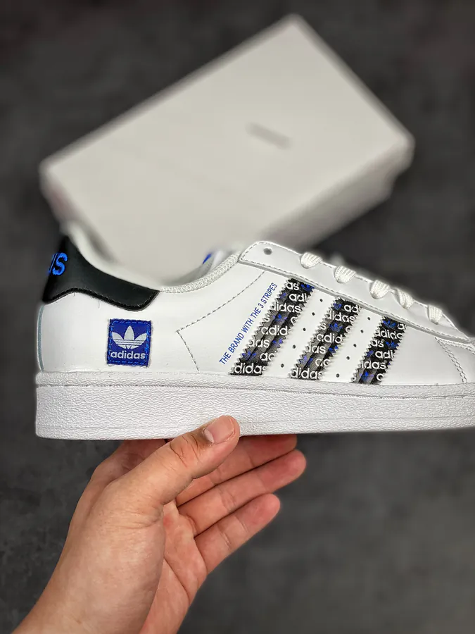 Originals Superstar in WhiteBlackBlue LOGO