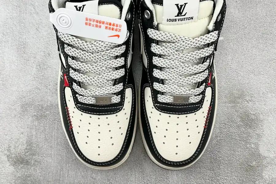 Nike Air Force 107 LV Collaboration Black and White