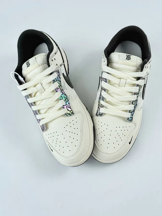 Nike SB Dunk Low x BURBERRY White Black Small Chevron