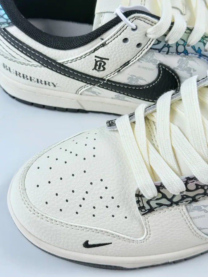 Nike SB Dunk Low x BURBERRY White Black Small Chevron