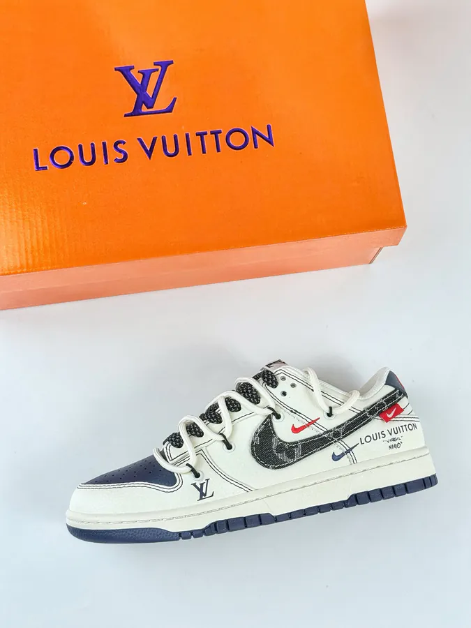 Nike SB Dunk Low x Louis Vuitton OG Edition