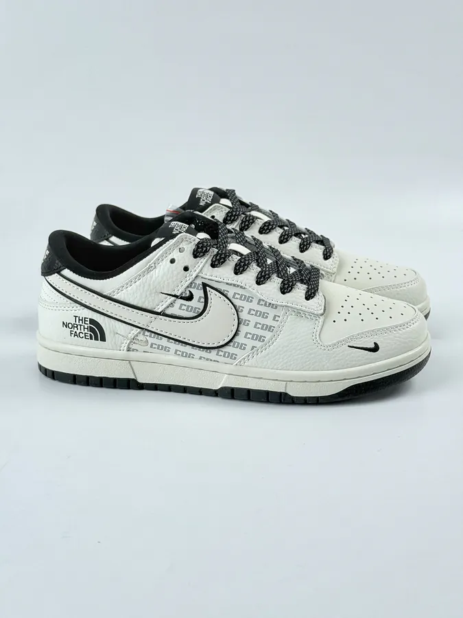 Nike SB Dunk Low x The North Face OG Edition