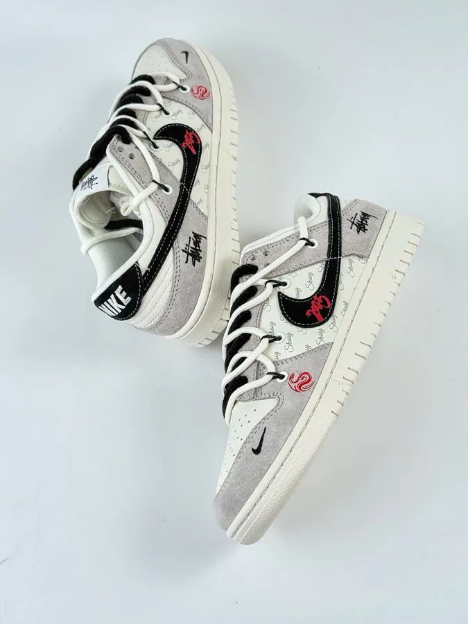 Nike SB Dunk Low x Stussy Grained Calfskin Bucket Bag
