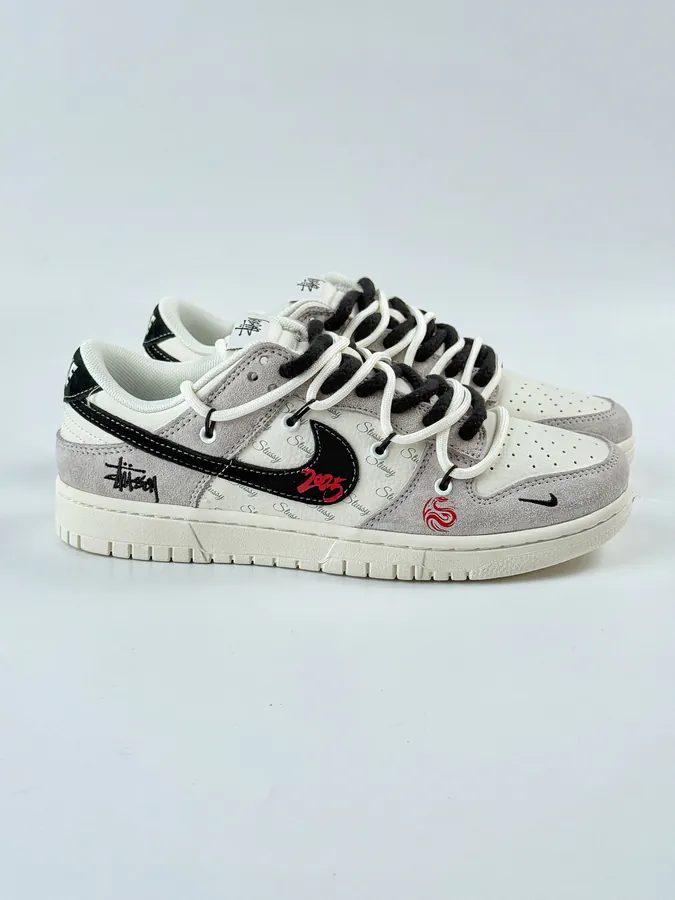Nike SB Dunk Low x Stussy Grained Calfskin Bucket Bag