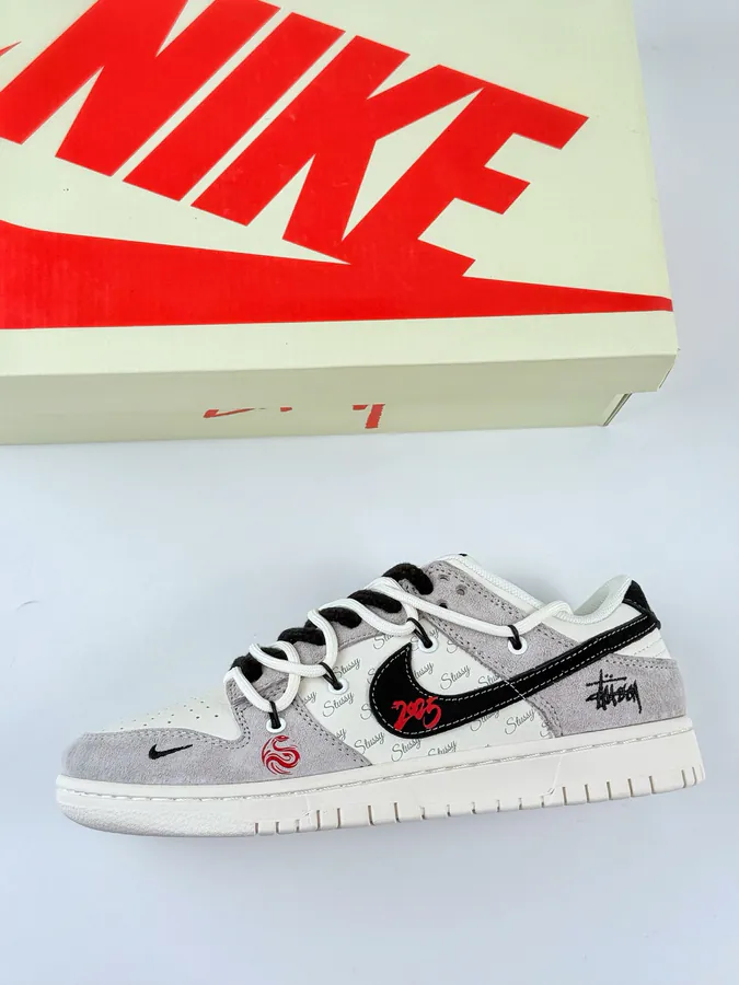 Nike SB Dunk Low x Stussy Grained Calfskin Bucket Bag