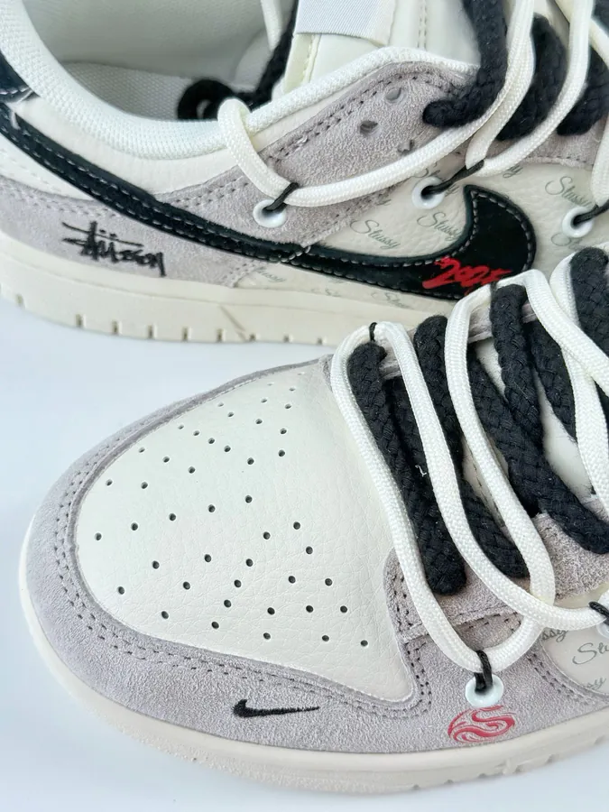 Nike SB Dunk Low x Stussy Grained Calfskin Bucket Bag
