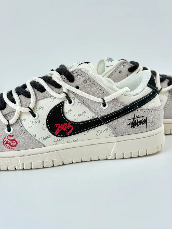Nike SB Dunk Low x Stussy Grained Calfskin Bucket Bag