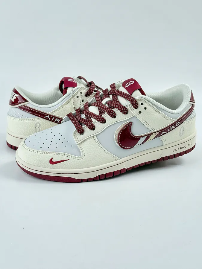 Nike SB Dunk Low OG Version for 300 CX Exclusive