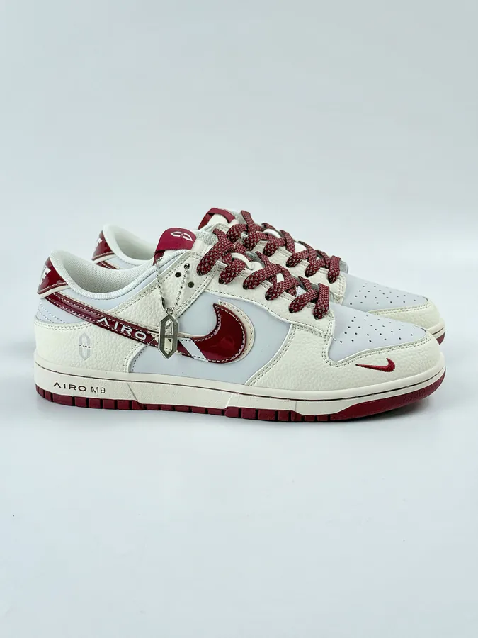 Nike SB Dunk Low OG Version for 300 CX Exclusive