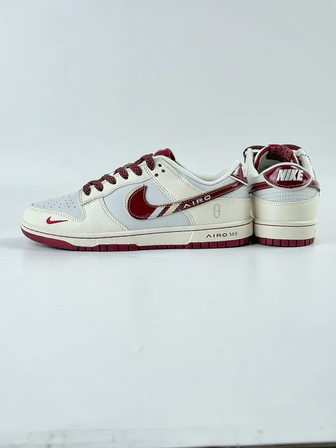 Nike SB Dunk Low OG Version for 300 CX Exclusive