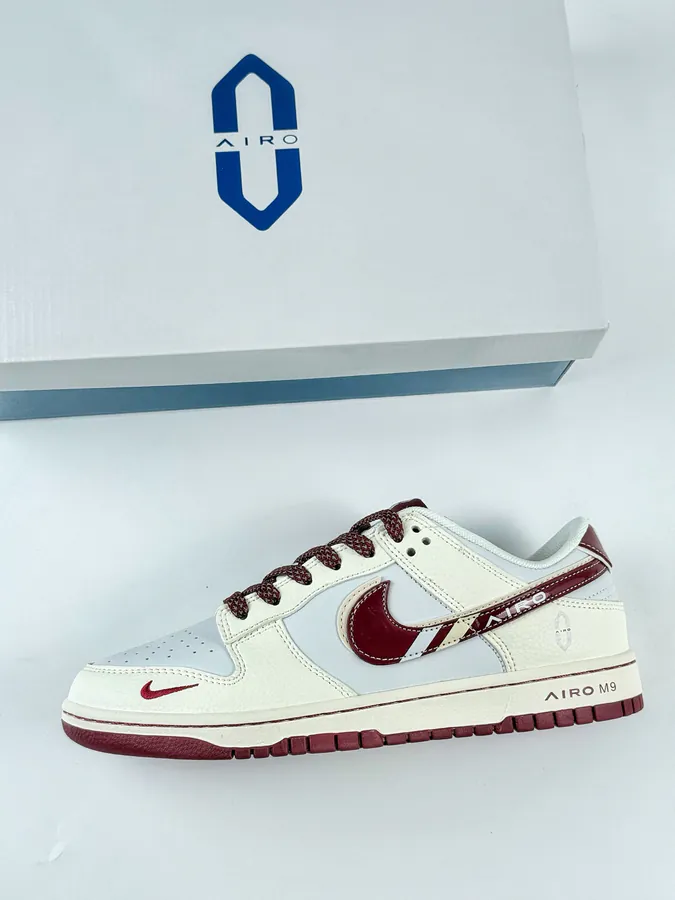 Nike SB Dunk Low OG Version for 300 CX Exclusive