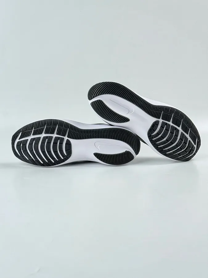 Nike Zoom WINFLO 7X 3M Lightweight Running Shoes