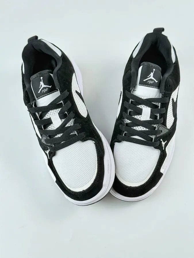 NK Air Jordan CMFT Era Retro Sneaker