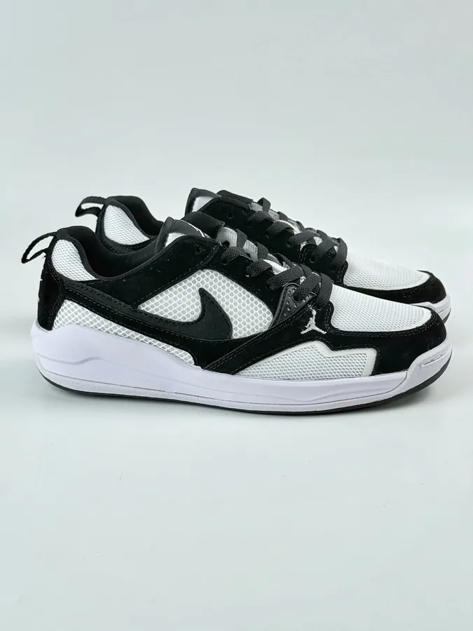 NK Air Jordan CMFT Era Retro Sneaker