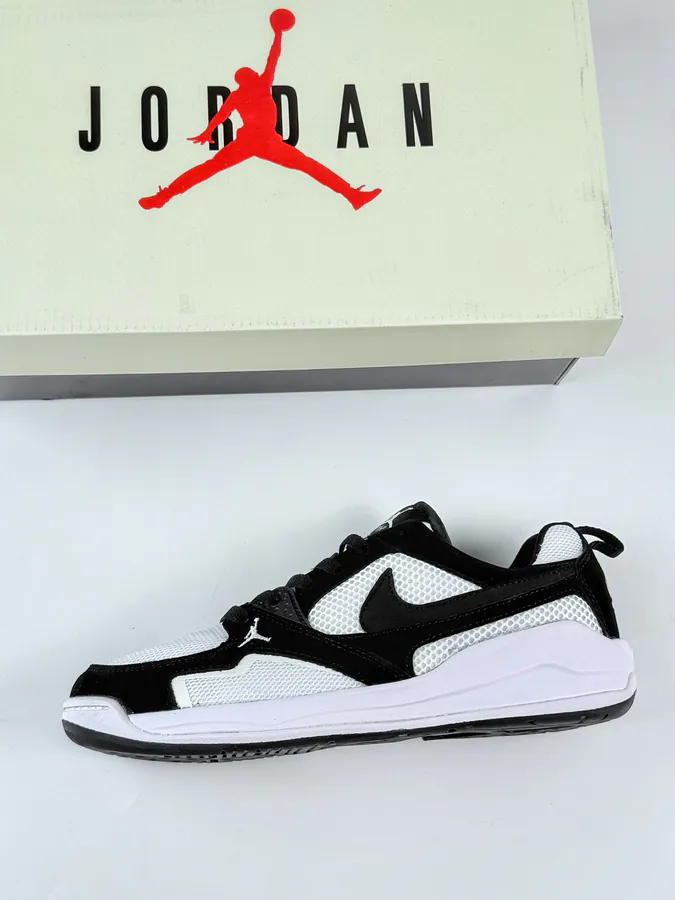 NK Air Jordan CMFT Era Retro Sneaker