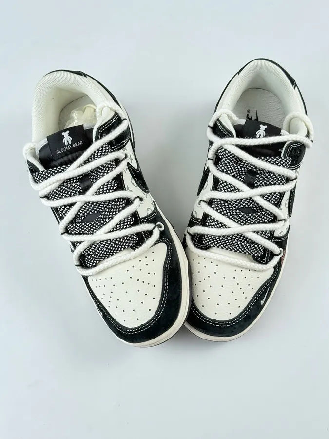 Nike SB Dunk Low x Stussy Black White Starry Hook Strap