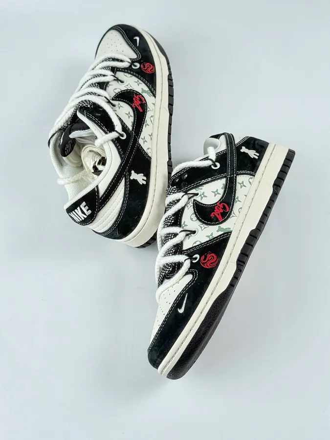 Nike SB Dunk Low x Stussy Black White Starry Hook Strap