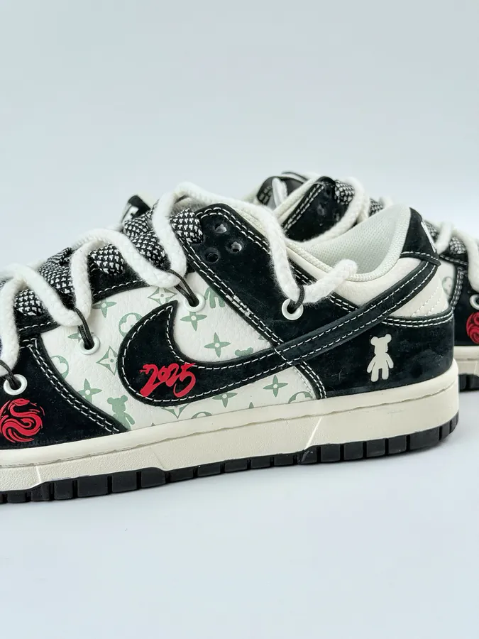 Nike SB Dunk Low x Stussy Black White Starry Hook Strap