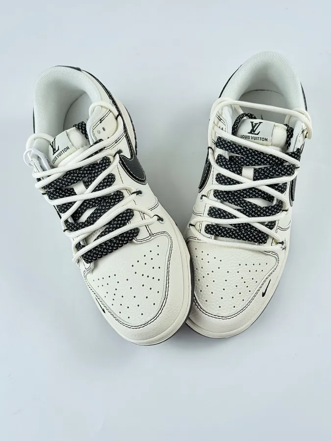 Nike SB Dunk Low x Louis Vuitton OG Edition