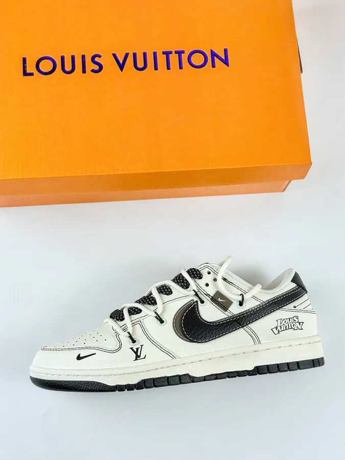Nike SB Dunk Low x Louis Vuitton OG Edition