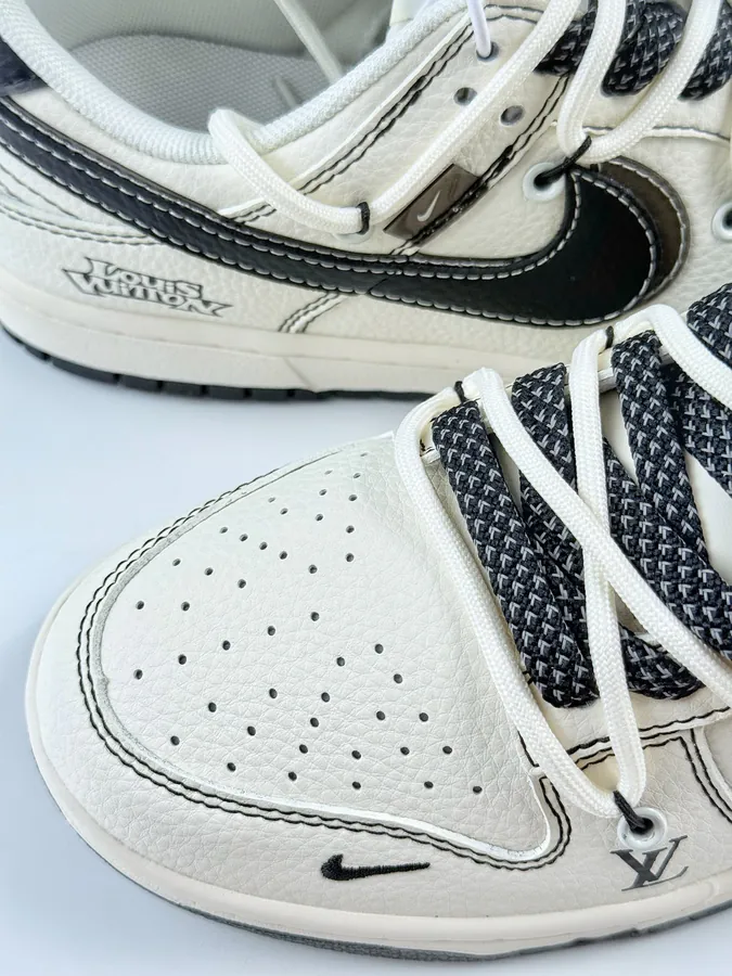 Nike SB Dunk Low x Louis Vuitton OG Edition