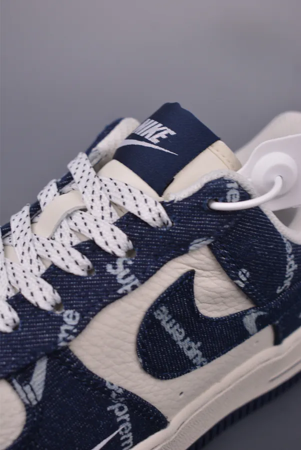 Nike Air Force 1 Low Supreme Authentic Style, Original Box