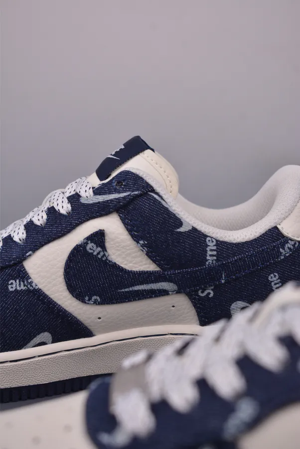 Nike Air Force 1 Low Supreme Authentic Style, Original Box