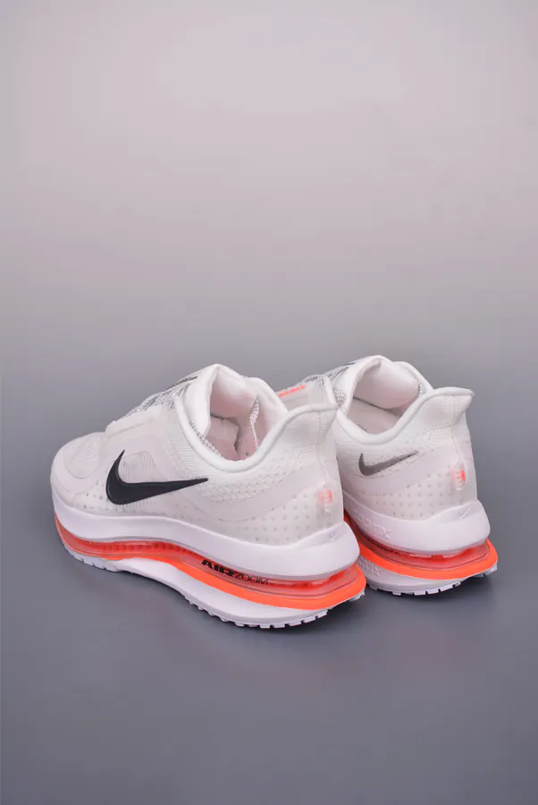 Nike Pegasus Premium Low Top Running Shoes