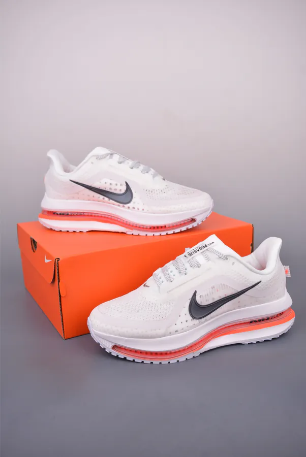 Nike Pegasus Premium Low Top Running Shoes