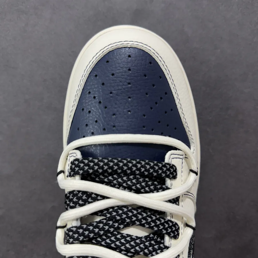 Nike SB Dunk Low LV Custom Edition Sneaker