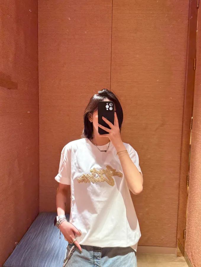 LOUIS VUITTON 25ss Artistic Letter Logo Embroidered T Shirt