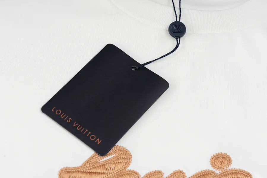LOUIS VUITTON 25ss Artistic Letter Logo Embroidered T Shirt
